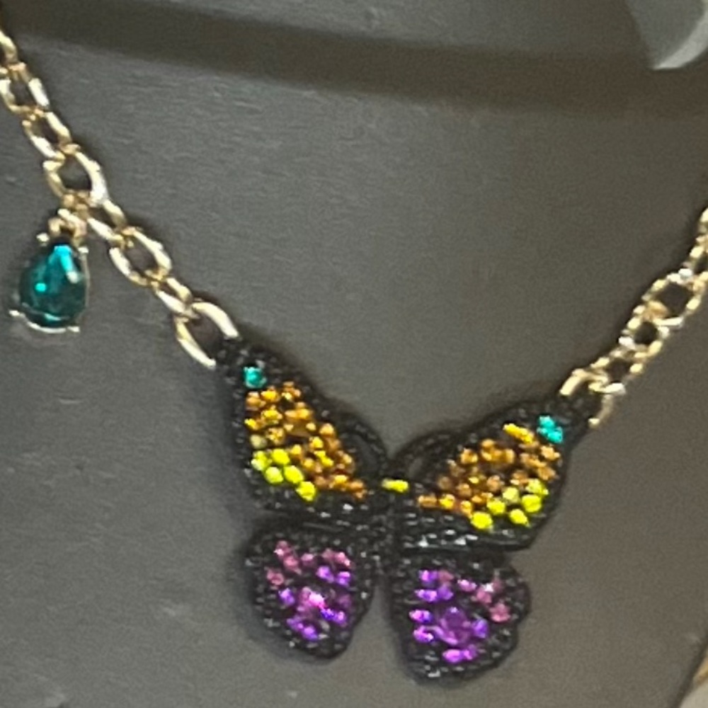 NWT ⚜️🖤⚜️ Betsey Johnson Gorgeous Butterfly Gem Necklace - Picture 11 of 12